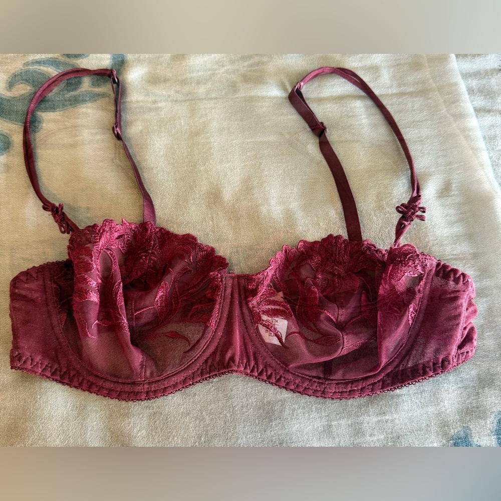 Aubade Lace Underwire Bra in Maroon
